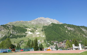 Vue sur la Face de Bellevarde depuis le départ.