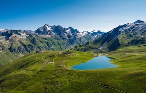 Le Lac de l'Ouillette 2515 m, point culminant "Des Balcons de Val d'Isère".