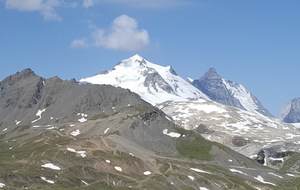 Une partie de le chaîne du parc de la Vanoise, vue depuis le sommet de Bellevarde.