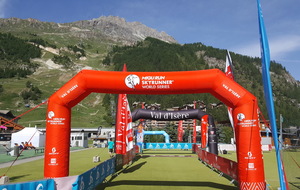 La ligne d'arrivée avec la face de Bellevarde en fond.